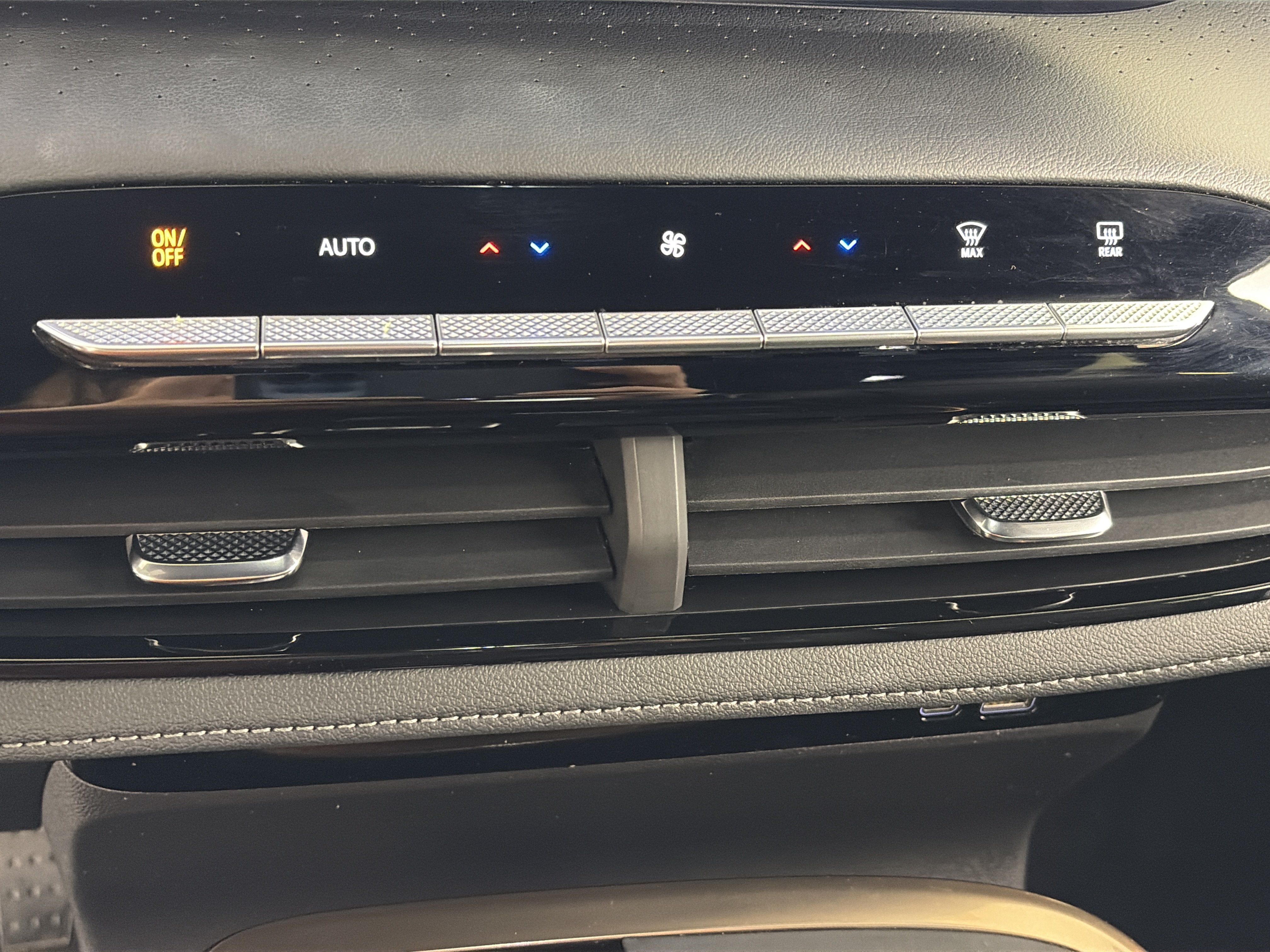 Certified 2026 Buick Enclave Avenir w/ Super Cruise Package AWD/4WD image 29