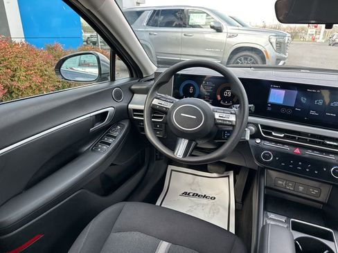 Used 2025 Hyundai Sonata SEL FWD image 12