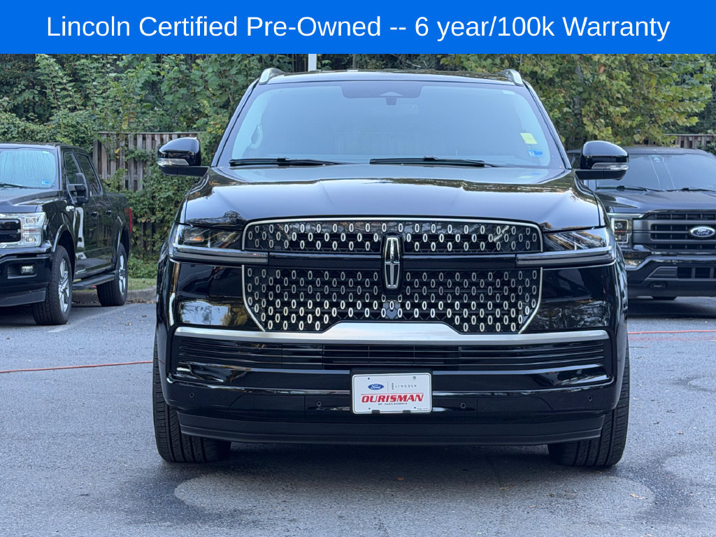 Used 2026 Lincoln Navigator Premiere AWD/4WD image 2