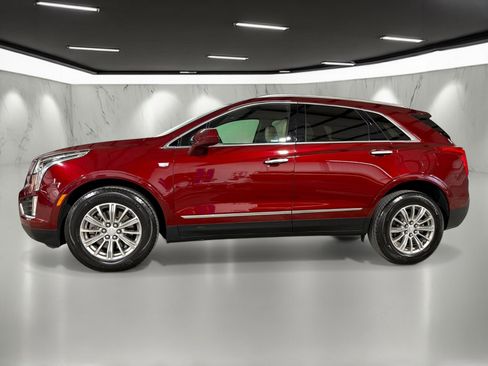 Used 2018 Cadillac XT5 Luxury w/ Driver Awareness Package image 2