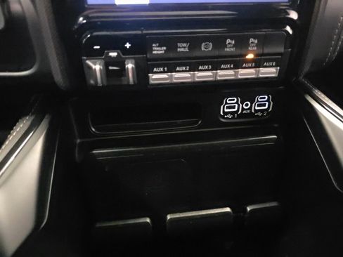 Used 2023 RAM 3500 Limited image 23