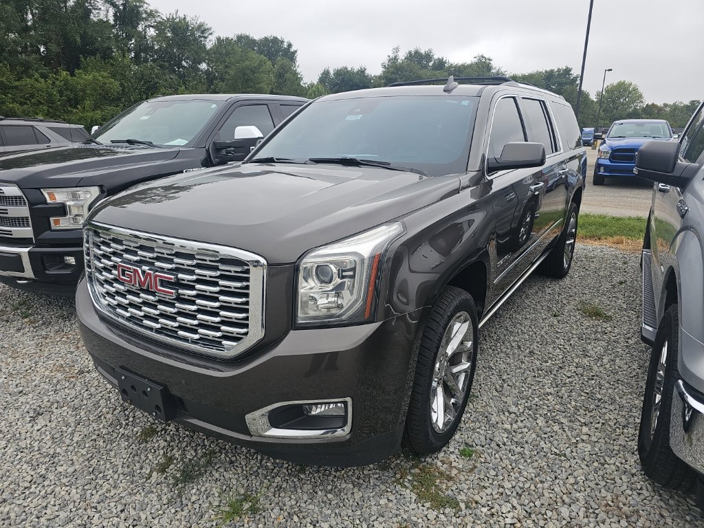 Used 2020 GMC Yukon XL Denali w/ Denali Premium Package AWD/4WD image 4