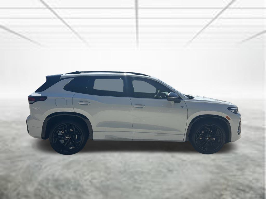 New 2026 Volkswagen Tiguan SE R-Line FWD image 7