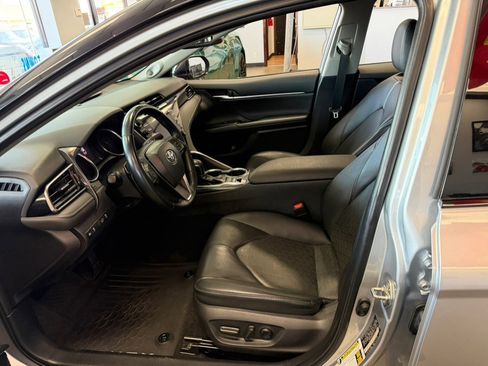 Used 2019 Toyota Camry XSE w/ Navigation Package image 18