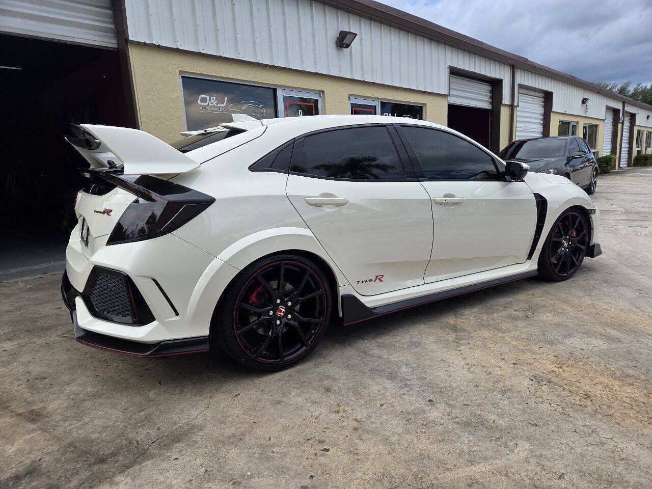 Used 2019 Honda Civic Type R image 6