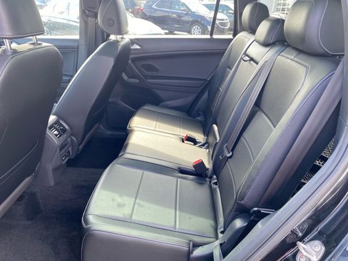 Used 2021 Volkswagen Tiguan SE R-Line image 23