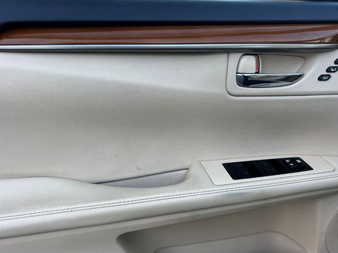 Used 2014 Lexus ES 300h image 12