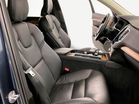 Used 2024 Volvo XC90 B6 Plus image 24