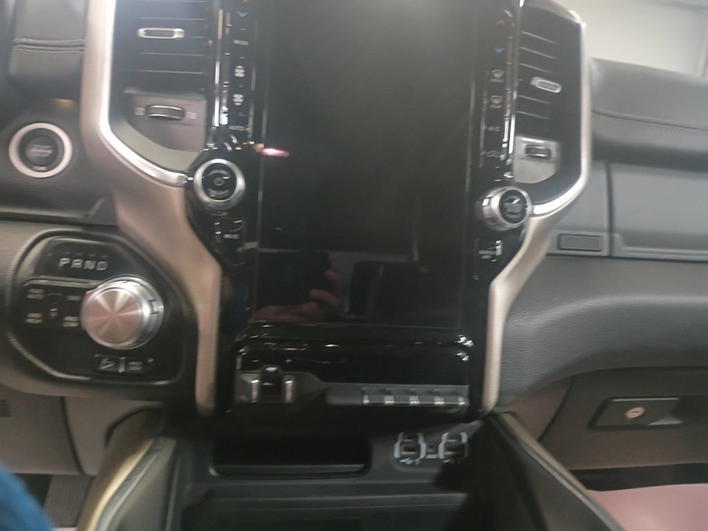 Used 2021 RAM 1500 Laramie w/ Off Road Group AWD/4WD image 21