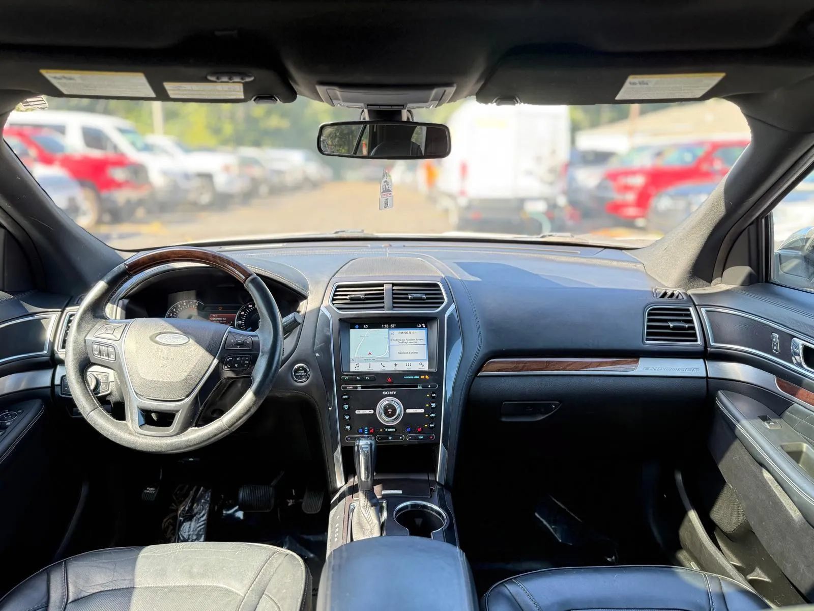 Used 2017 Ford Explorer Platinum AWD/4WD image 23
