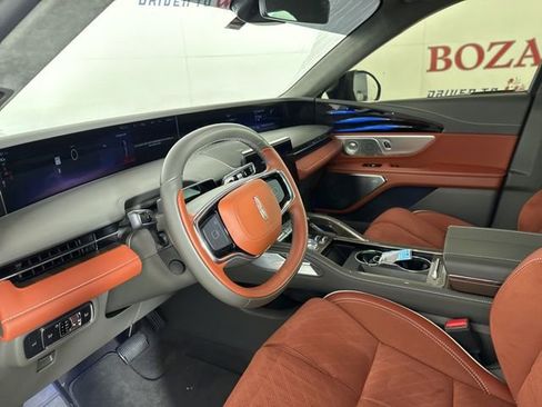 Used 2025 Lincoln Nautilus Black Label image 12