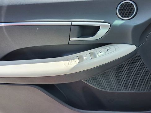 Used 2025 Hyundai Sonata SE image 14