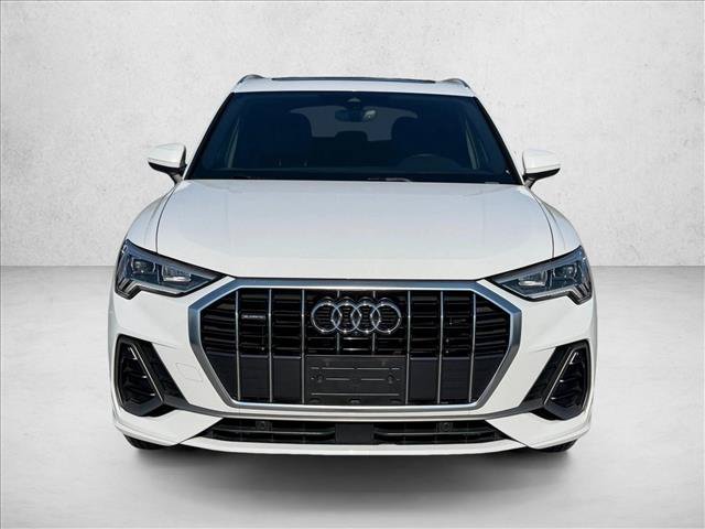 Used 2022 Audi Q3 2.0T Premium Plus w/ Premium Plus Package AWD/4WD image 2
