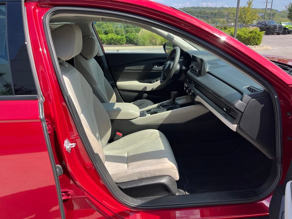 Used 2025 Honda Accord SE image 26