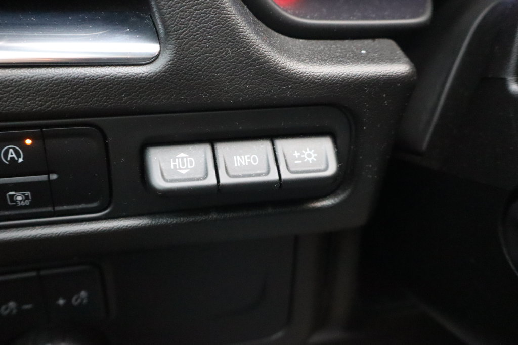 Used 2023 Chevrolet Tahoe Premier AWD/4WD image 16