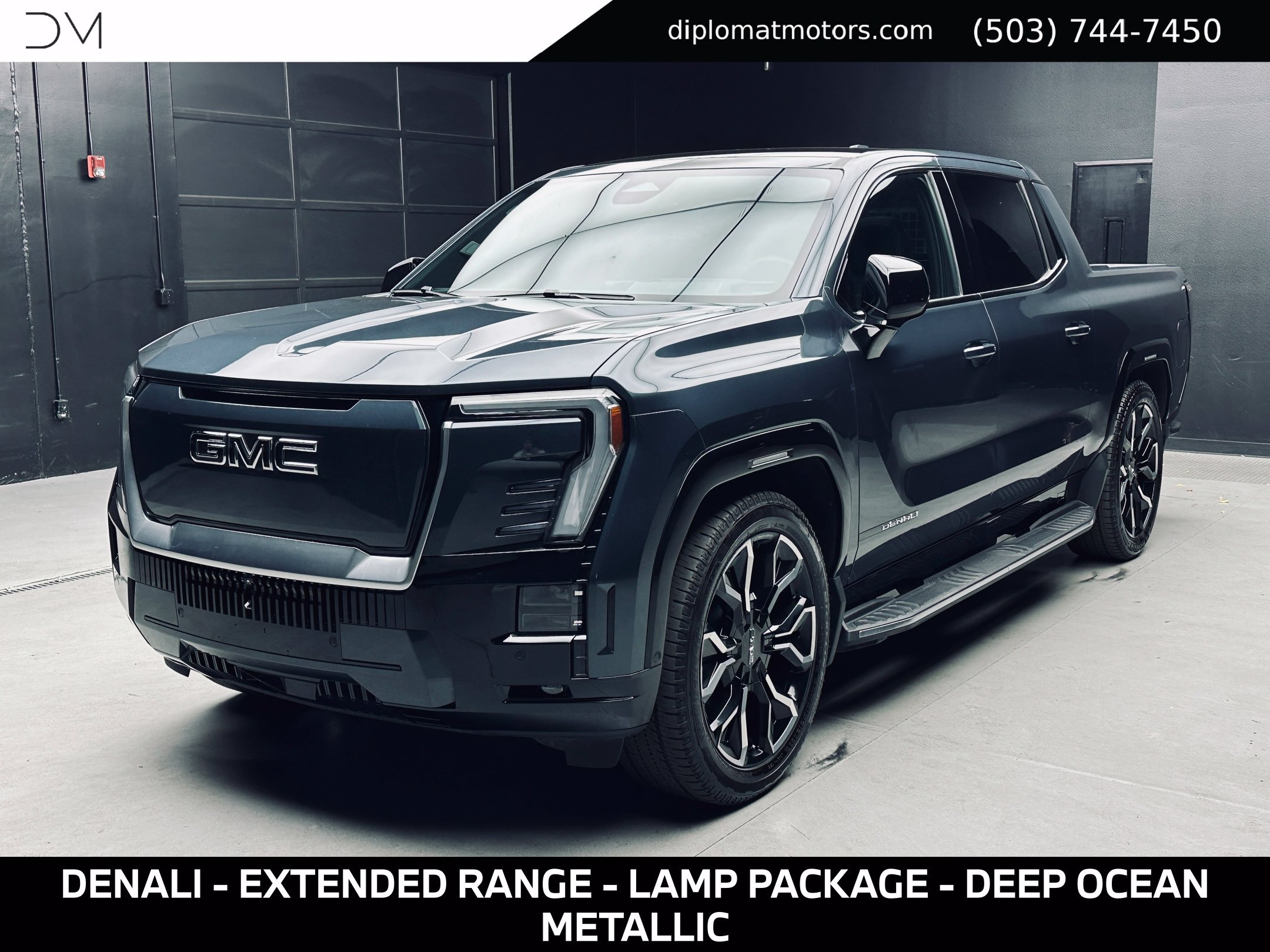 Used 2025 GMC Sierra EV Denali AWD/4WD image 1