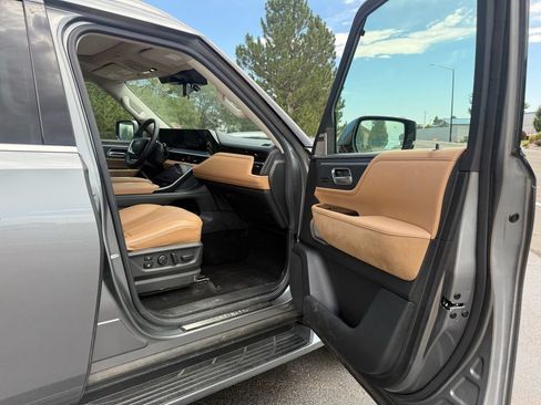 Used 2025 INFINITI QX80 Sensory AWD/4WD image 27