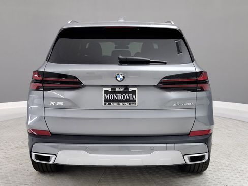 New 2026 BMW X5 sDrive40i w/ Premium Package image 7