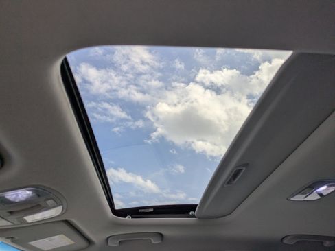 Used 2017 Hyundai Ioniq Limited image 19