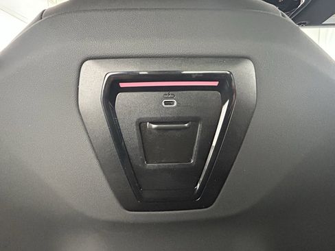 Used 2024 BMW i5 eDrive40i w/ M Sport Package image 34