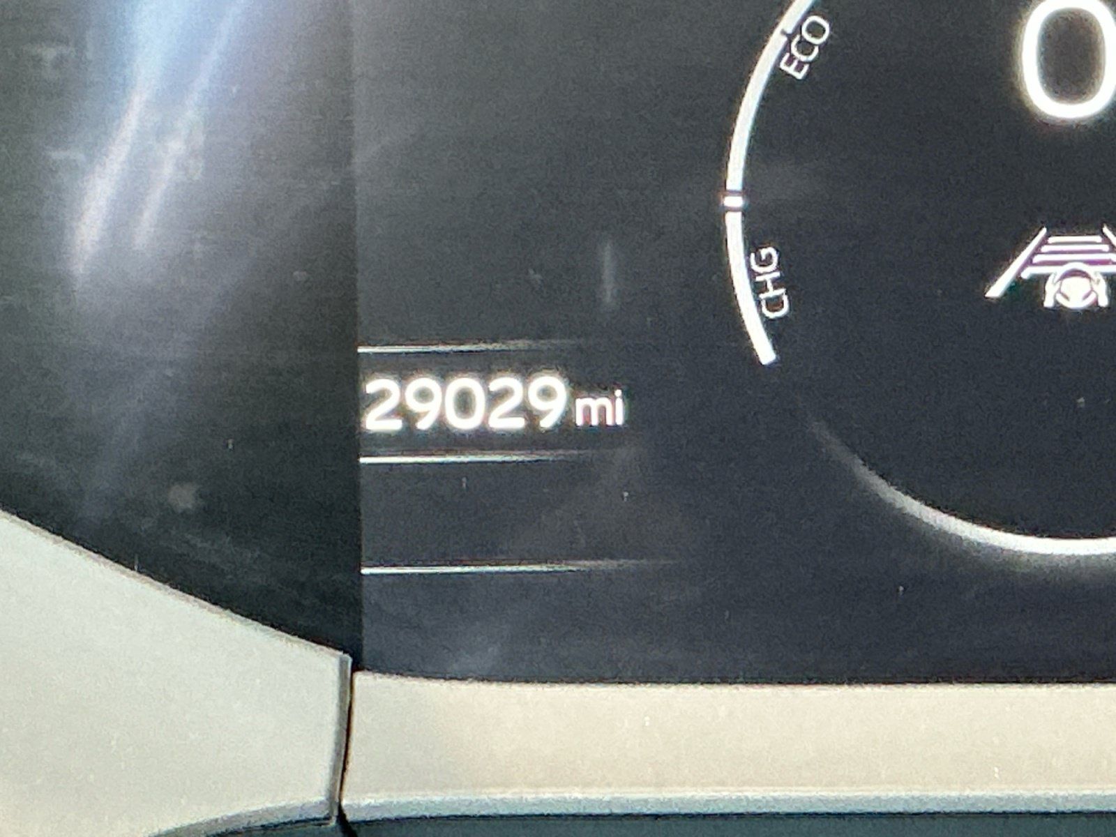 Certified 2025 Toyota Prius LE FWD image 11