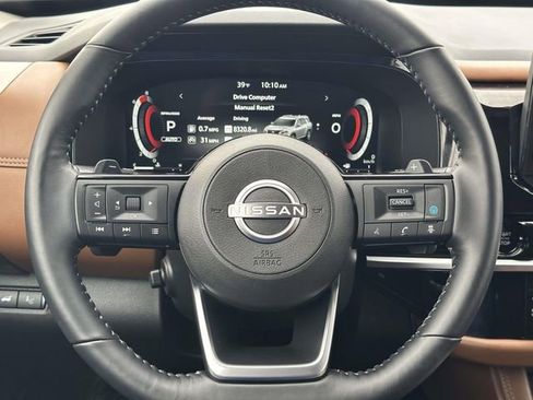 Used 2025 Nissan Pathfinder Platinum image 23