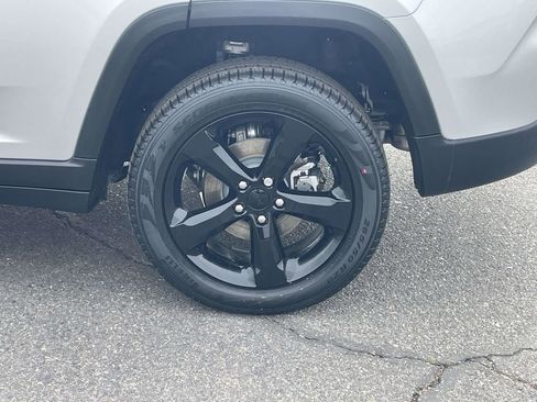 New 2026 Jeep Grand Cherokee Limited image 10