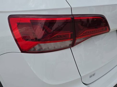 Used 2024 Volkswagen Taos SE image 36