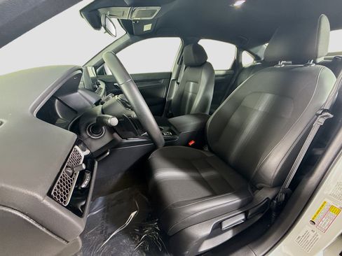 Used 2025 Honda Civic Sport image 22