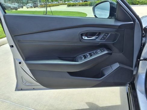 Used 2023 Honda Accord Sport image 12