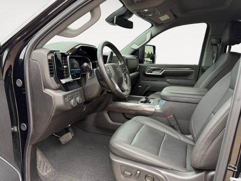Used 2026 Chevrolet Silverado 2500 LTZ w/ Trail Boss Package AWD/4WD image 9