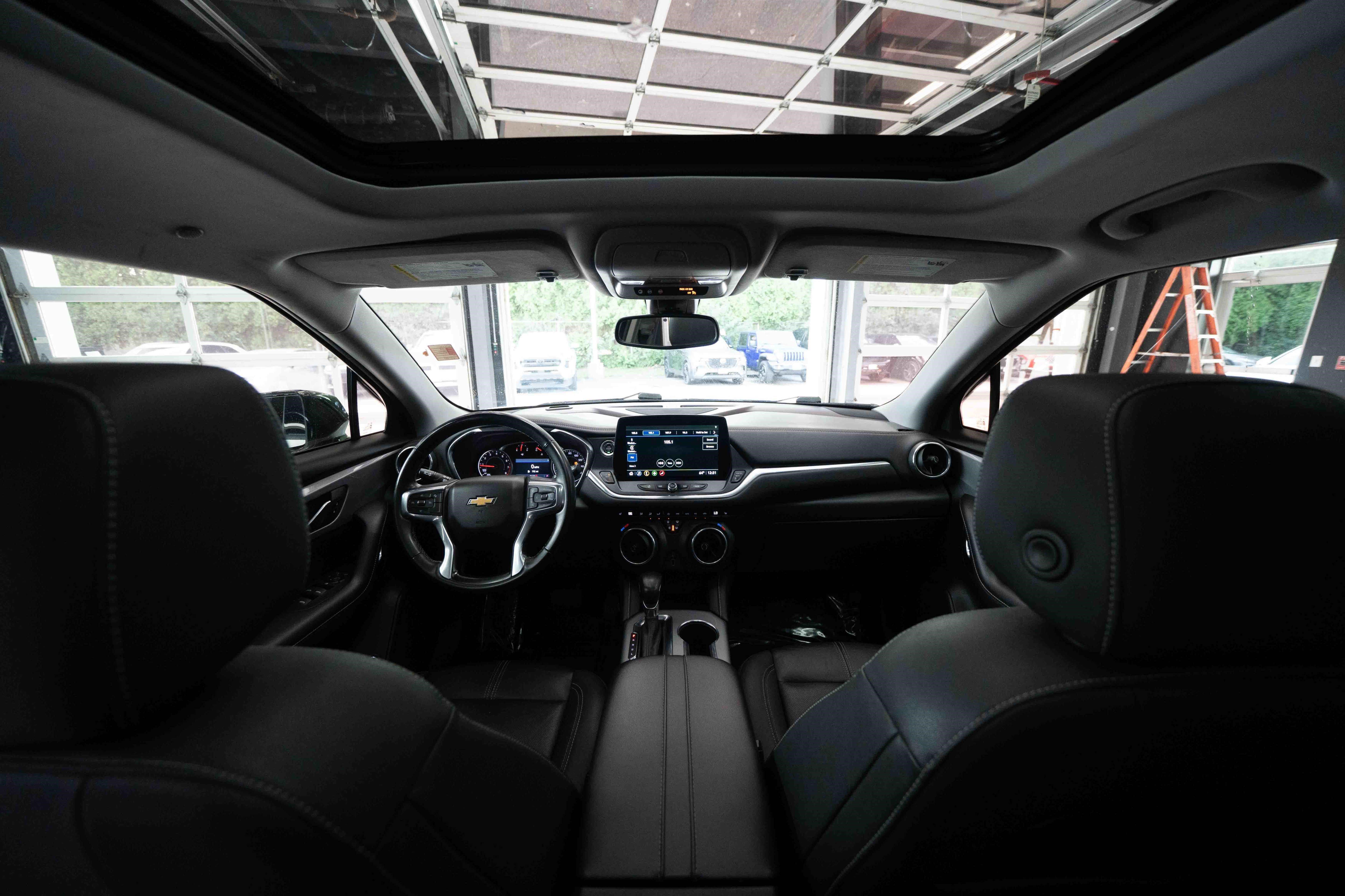 Used 2023 Chevrolet Blazer LT AWD/4WD image 19