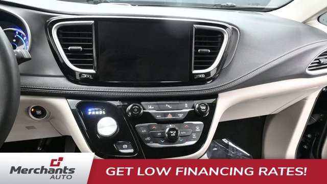 Used 2023 Chrysler Pacifica Touring-L FWD image 20