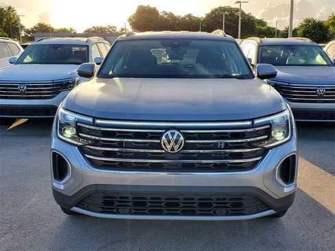 New 2026 Volkswagen Atlas SE image 2