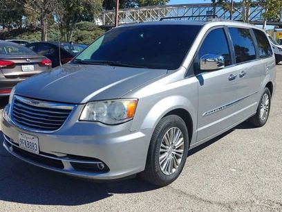Used 2014 Chrysler Town & Country Touring-L w/ Driver Convenience Group