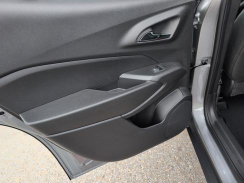 New 2026 Chevrolet Trax ACTIV w/ Sunroof Package image 33