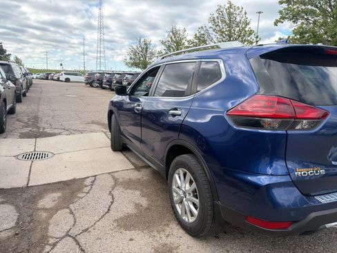 Used 2019 Nissan Rogue SV AWD/4WD image 7