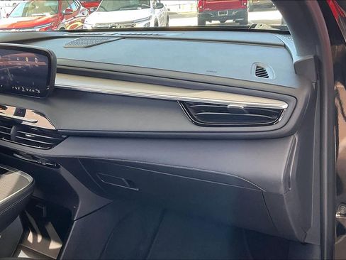 Certified 2025 Buick Enclave Preferred image 18