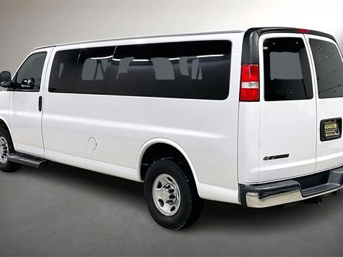 Used 2020 Chevrolet Express 3500 LT w/ LT Preferred Equipment Group image 4