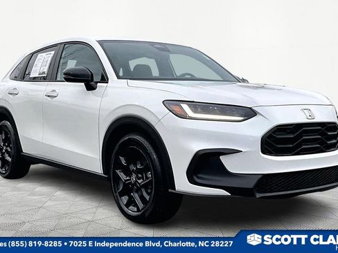 Used 2023 Honda HR-V Sport image 1