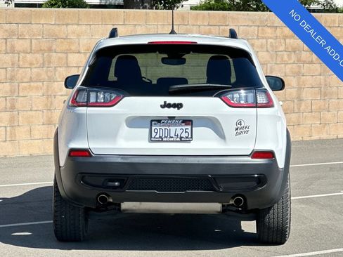 Used 2022 Jeep Cherokee Latitude AWD/4WD image 5