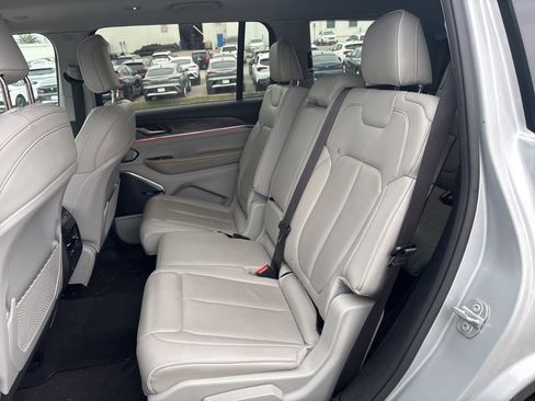 Used 2021 Jeep Grand Cherokee L Overland image 10