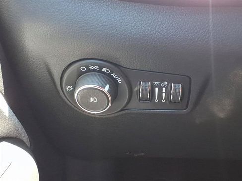 Used 2024 Jeep Compass Latitude AWD/4WD image 14