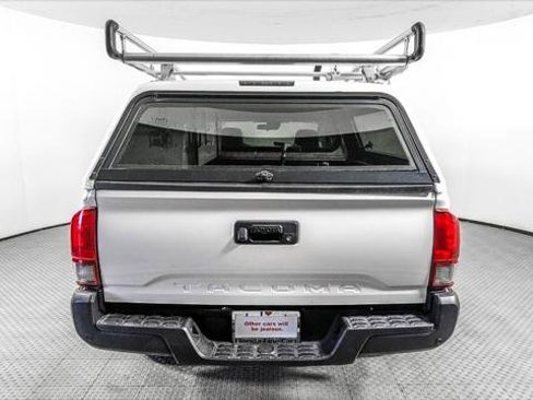 Used 2019 Toyota Tacoma SR image 7