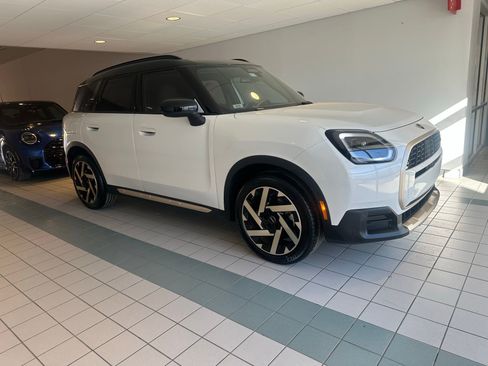 Used 2025 MINI Cooper Countryman S w/ Comfort Package Max image 6