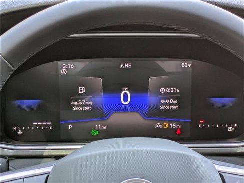 New 2025 Volkswagen Taos SE FWD image 11