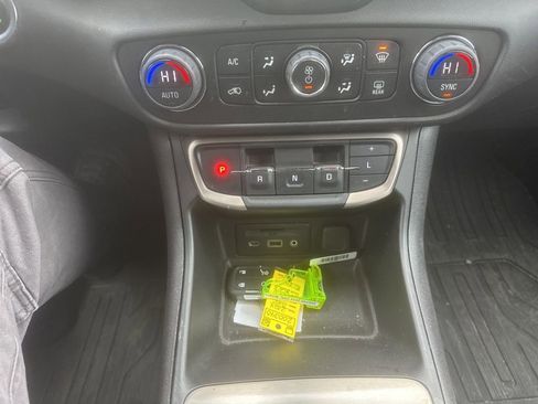 Used 2024 GMC Terrain Denali w/ Denali Premium Package image 22