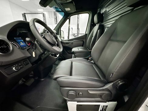 Used 2026 Mercedes-Benz Sprinter 2500 image 21