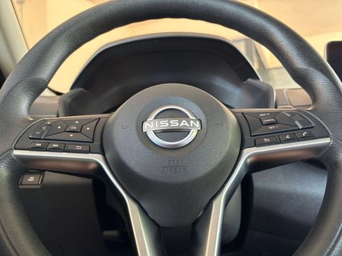Used 2025 Nissan Altima 2.5 SV FWD image 22