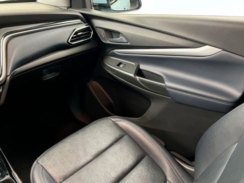 Used 2022 Chevrolet Bolt EUV Premier image 11